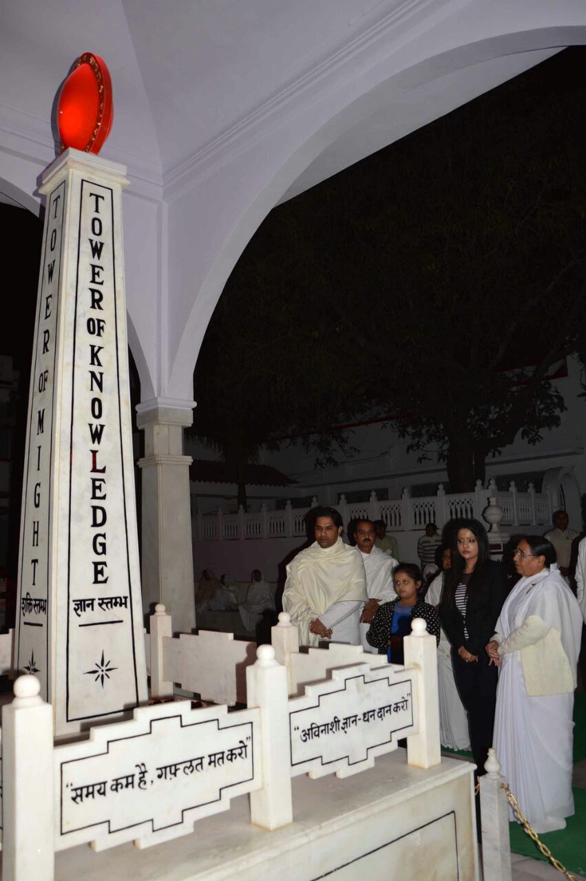 Amruta Fadnavis-Brahmakumaris-Pandav Bhavan-Shanti Stambh-Rajyogi Nikunj
